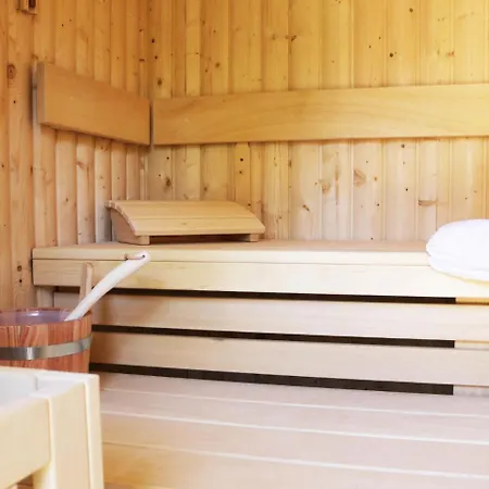 2 Combined With Outdoor Sauna, Large Garden, Playground 別荘 Manhagen