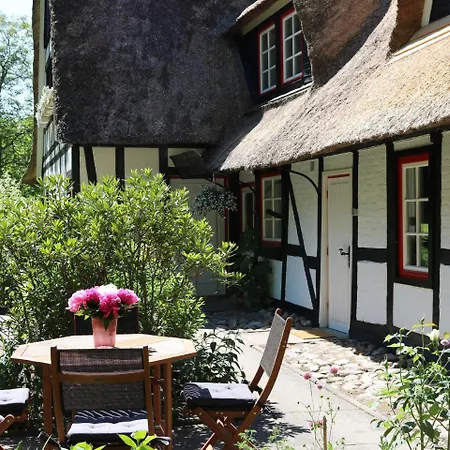 2 Combined With Outdoor Sauna, Large Garden, Playground * Manhagen