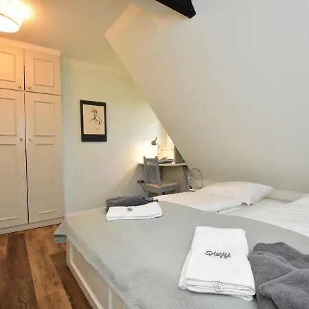 2 Combined With Outdoor Sauna, Large Garden, Playground * Manhagen