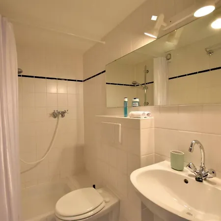 2 Combined With Outdoor Sauna, Large Garden, Playground * Manhagen