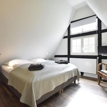 別荘 2 Combined With Outdoor Sauna, Large Garden, Playground Manhagen